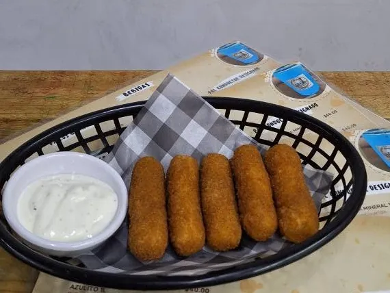 Dedos de queso con aderezo